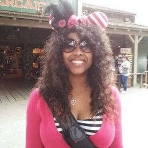 Meet your Posher, Deborah